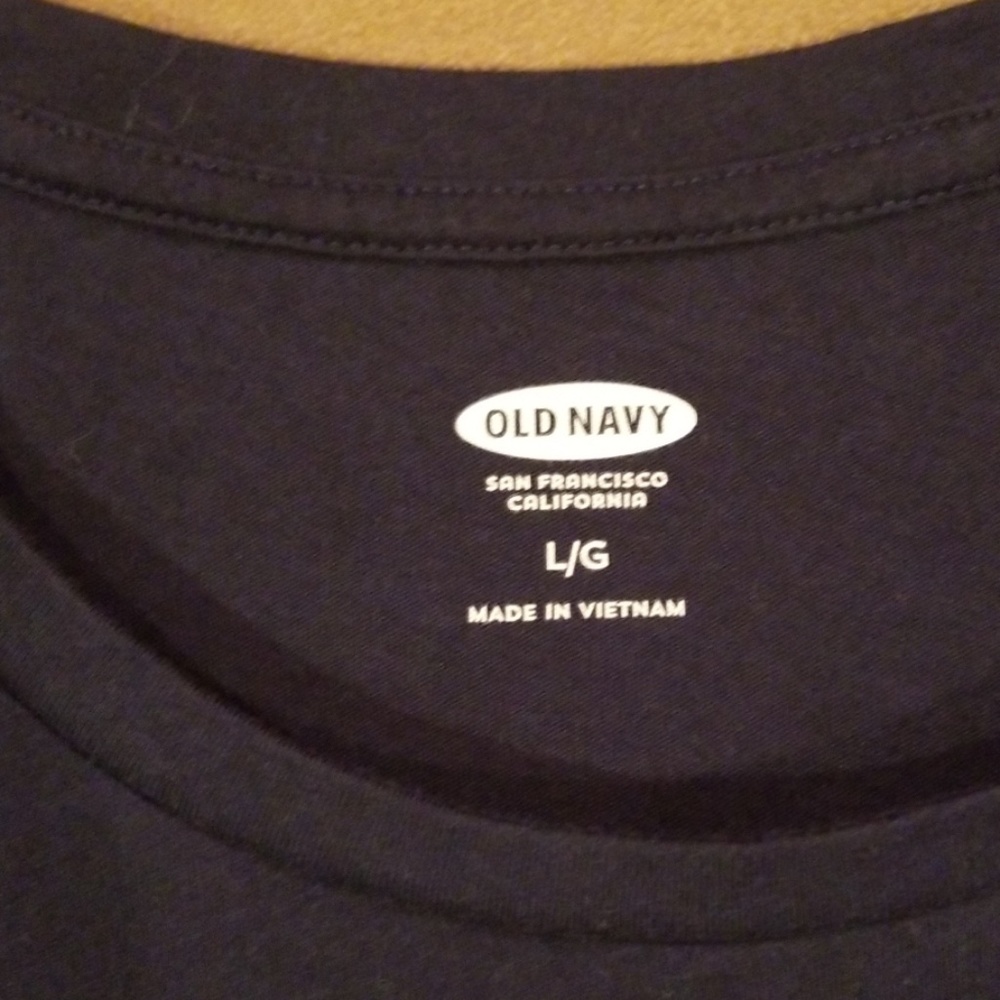 Old Navy tshirt - Picture 3 of 6